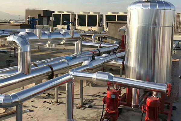 铁皮保温管道设备施工现场